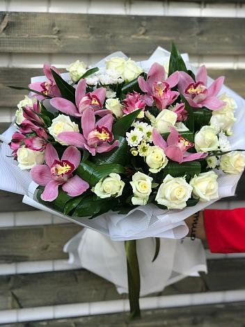 Букет цветов из: Розы и Хризантемы в Знаменске