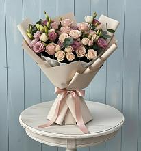 Букет цветов из:  Розы и Лизиантусы в Знаменске