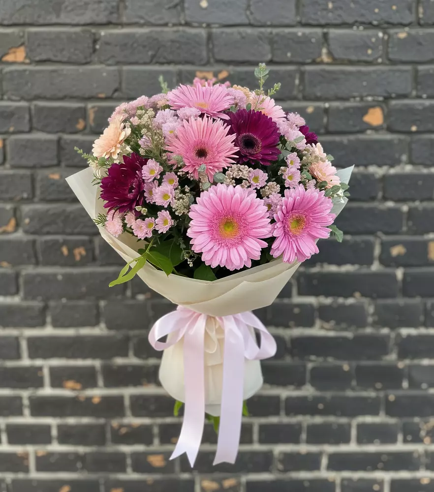 Букет цветов из: Герберы и Хризантемы в Знаменске