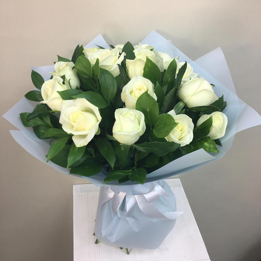 Букет 15 Белых роз Проуд в Знаменске
