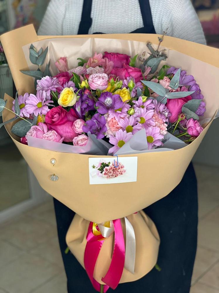 Букет цветов из: Хризантемы, Гвоздики и Альстромерии в Знаменске