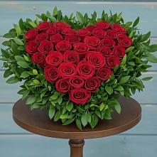 Цветочная композиция из Розы в виде сердца в Знаменске