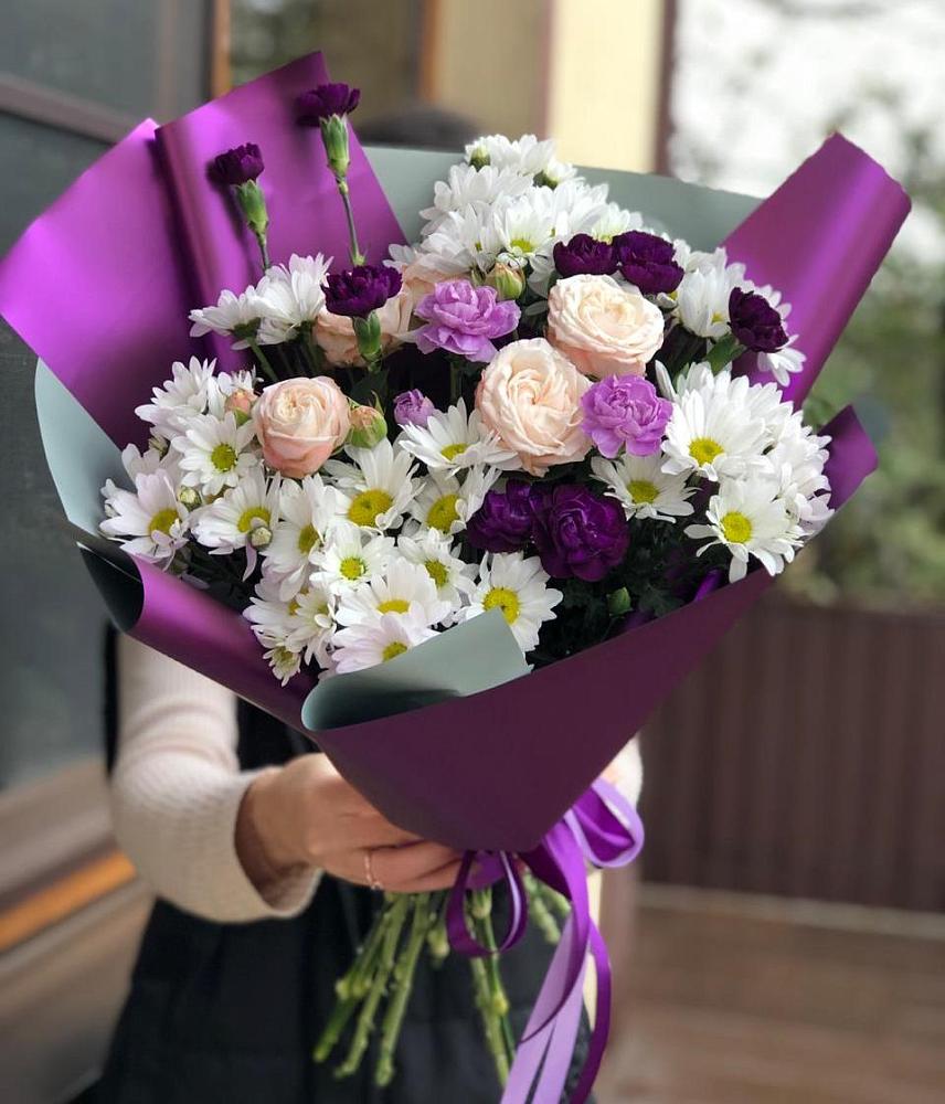 Букет цветов из: Хризантемы, Гвоздики и Розы в Знаменске