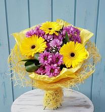 Букет цветов из:  Хризантемы и Герберы в Знаменске