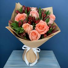 Букет цветов из:  Розы и Альстромерии в Знаменске