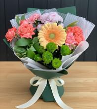 Букет цветов из:  Гвоздики, Розы, Герберы и Хризантемы #REPLACE_PRED# Знаменске