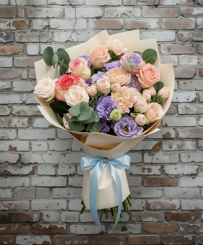 Букет цветов из: Розы, Лизиантусы и Гвоздики в Знаменске