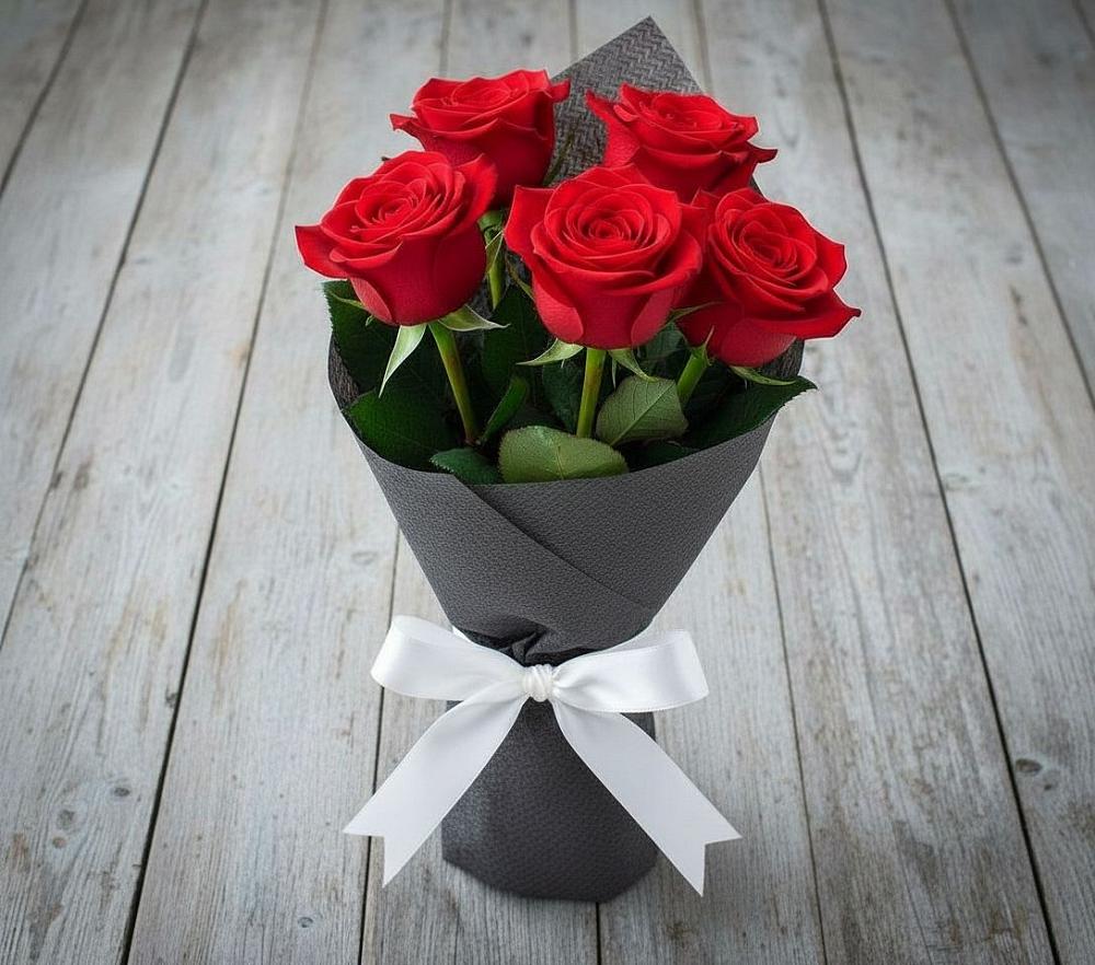 Букет 5 Красных роз Эдлесс Лав в Знаменске