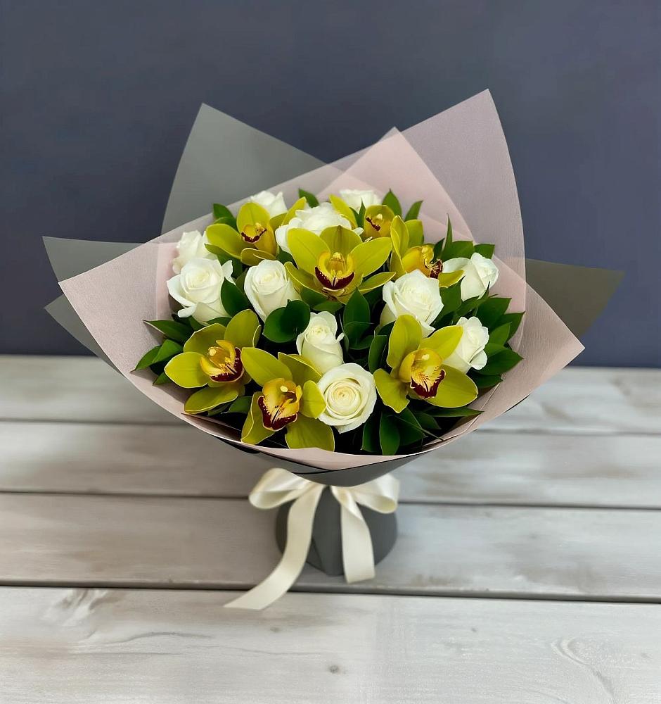 Букет цветов из: Орхидеи и Розы в Знаменске