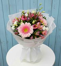Букет цветов из:  Герберы, Альстромерии и Лизиантусы #REPLACE_PRED# Знаменске