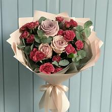 Букет цветов из:  Гвоздики и Розы в Знаменске