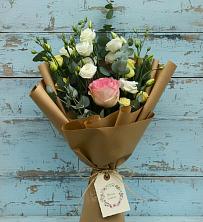 Букет цветов из:  Розы и Лизиантусы в Знаменске