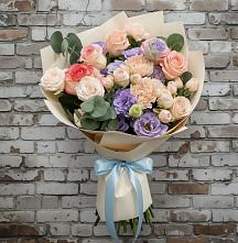 Букет цветов из:  Розы, Лизиантусы и Гвоздики в Знаменске